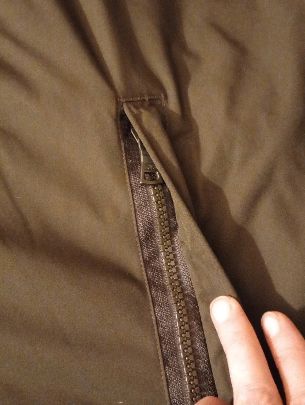 VTG Olive Green Puffer Jacket/Hidden Hood